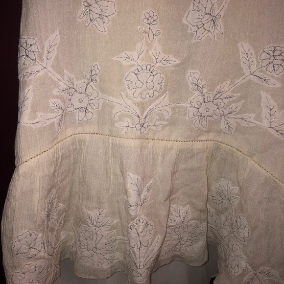 Embroidered white top - Picture 3 of 4